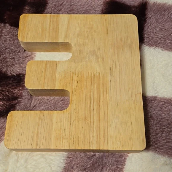 Initial "E" wooden bank - Picture 2 of 3